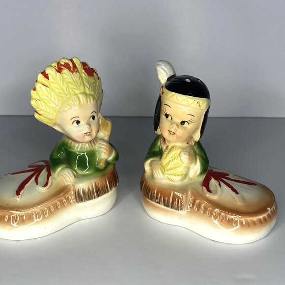 Indigenous Boy & Girl In Moccassins, Vintage - Picture 10 of 10